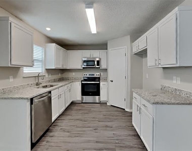 1108 Halifax Lane - Photo Thumbnail 6