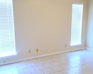 407 Gatewood Road - Photo Thumbnail 2