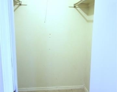 407 Gatewood Road - Photo Thumbnail 3