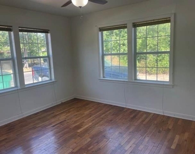 389 W Sloan Street - Photo Thumbnail 7