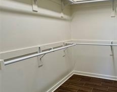 2713 Stone Briar Drive - Photo Thumbnail 32