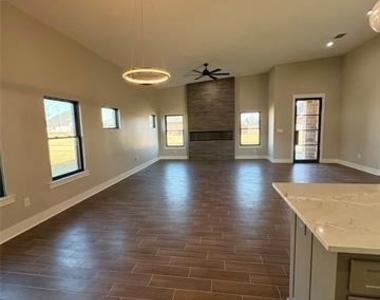 2713 Stone Briar Drive - Photo Thumbnail 6