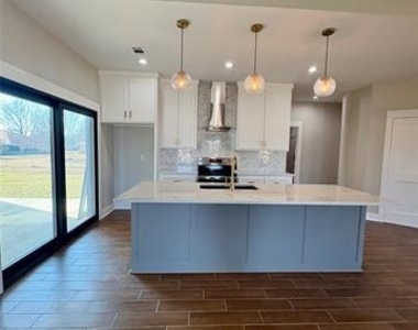 2713 Stone Briar Drive - Photo Thumbnail 2