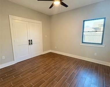 2713 Stone Briar Drive - Photo Thumbnail 17