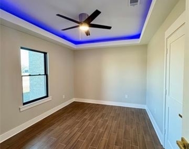 2713 Stone Briar Drive - Photo Thumbnail 21