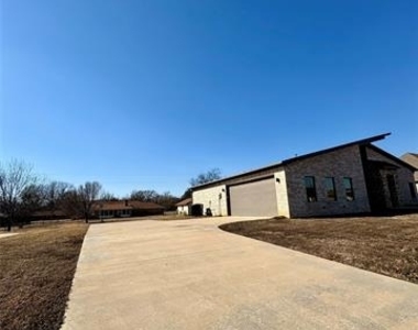 2713 Stone Briar Drive - Photo Thumbnail 36