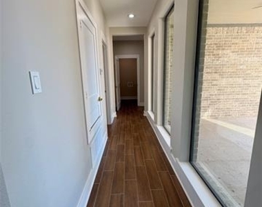2713 Stone Briar Drive - Photo Thumbnail 23