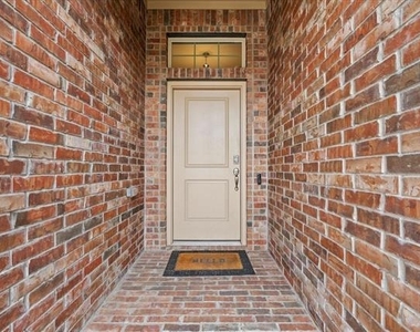 1009 Croxley Way - Photo Thumbnail 2