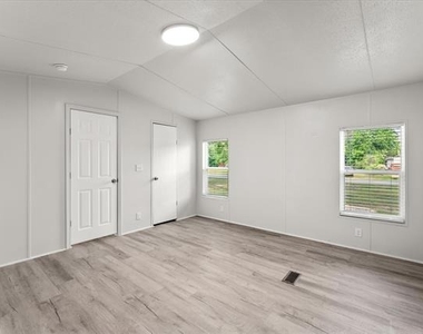367 Box Road - Photo Thumbnail 13