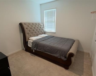 5105 Greywing Drive - Photo Thumbnail 9