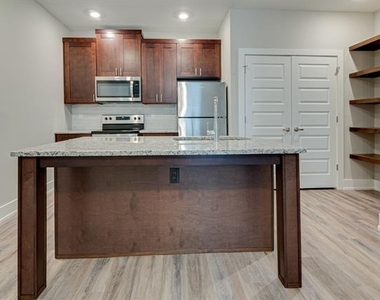 115 W Jones - Photo Thumbnail 5