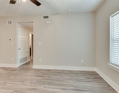 115 W Jones - Photo Thumbnail 3