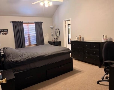 9120 Bedford Lane - Photo Thumbnail 9
