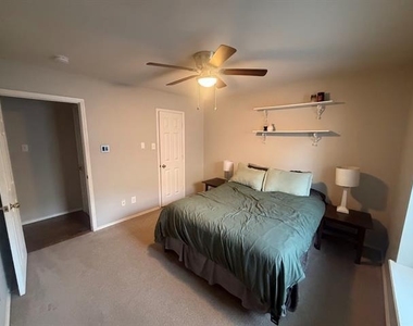 9120 Bedford Lane - Photo Thumbnail 18