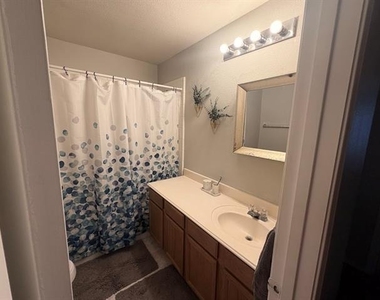 9120 Bedford Lane - Photo Thumbnail 16