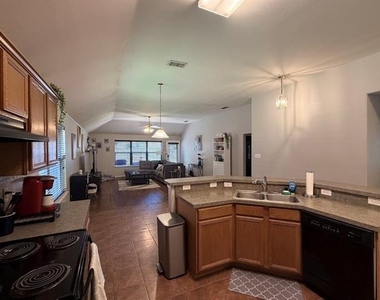 9120 Bedford Lane - Photo Thumbnail 4