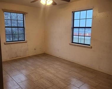 136 Marble Court - Photo Thumbnail 5