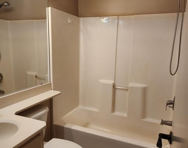 136 Marble Court - Photo Thumbnail 4