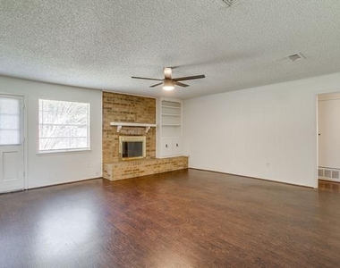 232 Linda Drive - Photo Thumbnail 3