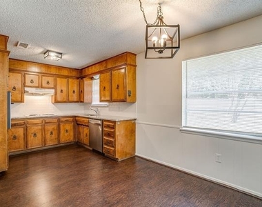 232 Linda Drive - Photo Thumbnail 7