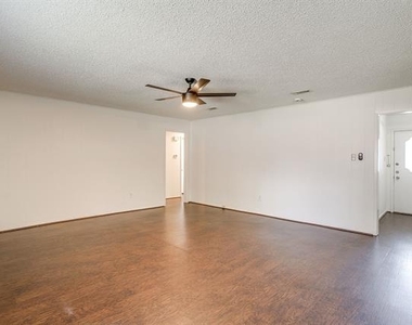 232 Linda Drive - Photo Thumbnail 4