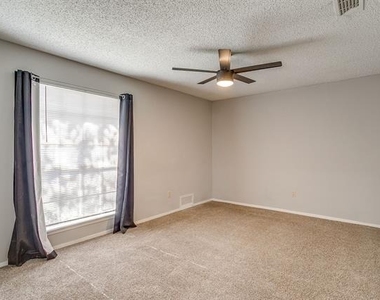 232 Linda Drive - Photo Thumbnail 10