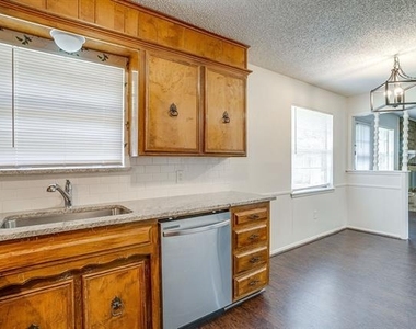 232 Linda Drive - Photo Thumbnail 9