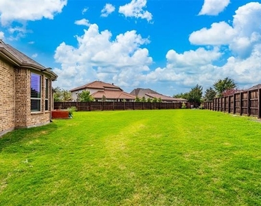 7600 Glenwick - Photo Thumbnail 7