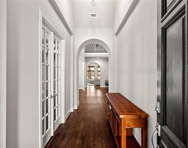 7600 Glenwick - Photo Thumbnail 8