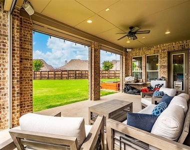 7600 Glenwick - Photo Thumbnail 3