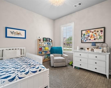 7600 Glenwick - Photo Thumbnail 23