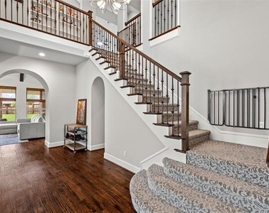 7600 Glenwick - Photo Thumbnail 10