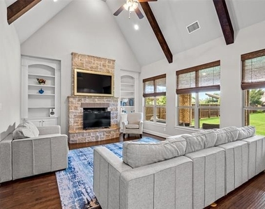 7600 Glenwick - Photo Thumbnail 13