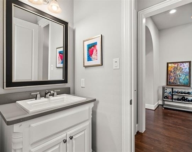 7600 Glenwick - Photo Thumbnail 12