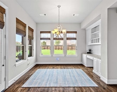 7600 Glenwick - Photo Thumbnail 19