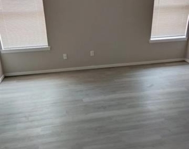 2720 Countryside Lane - Photo Thumbnail 3