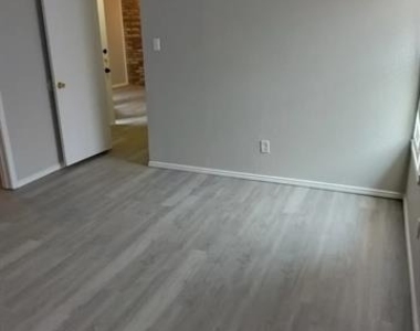2720 Countryside Lane - Photo Thumbnail 2