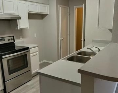 2720 Countryside Lane - Photo Thumbnail 8