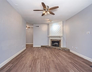 9254 Forest Lane - Photo Thumbnail 7