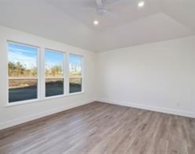 2722 Eastridge Boulevard - Photo Thumbnail 16