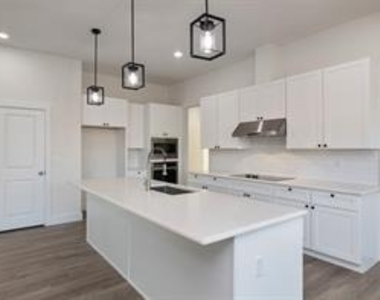 2722 Eastridge Boulevard - Photo Thumbnail 10