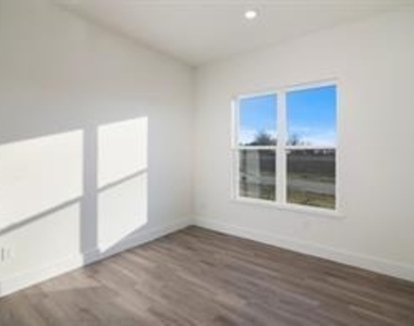 2722 Eastridge Boulevard - Photo Thumbnail 25