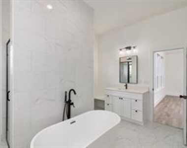 2722 Eastridge Boulevard - Photo Thumbnail 24