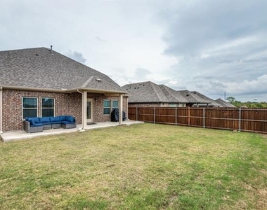 433 Waterman Avenue - Photo Thumbnail 5