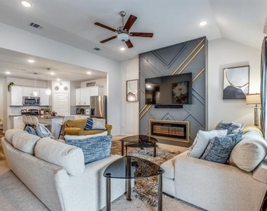 433 Waterman Avenue - Photo Thumbnail 20