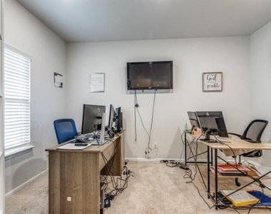 433 Waterman Avenue - Photo Thumbnail 10