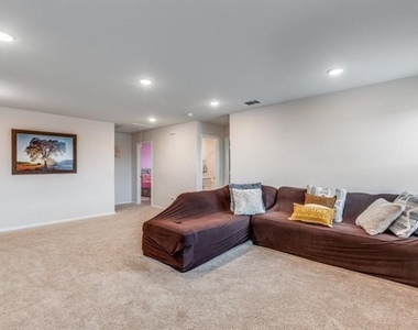 433 Waterman Avenue - Photo Thumbnail 2