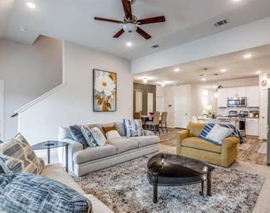 433 Waterman Avenue - Photo Thumbnail 19