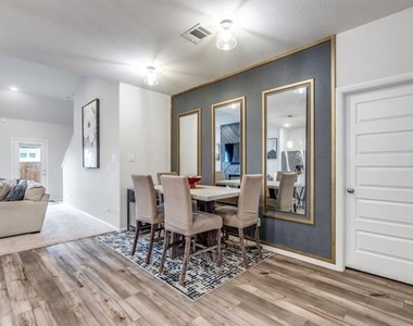 433 Waterman Avenue - Photo Thumbnail 12