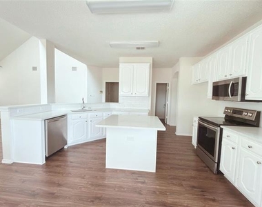 1196 Winnipeg Drive - Photo Thumbnail 15